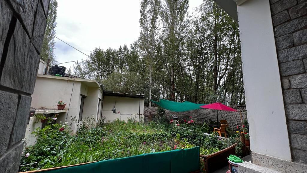 Hidden Leaf Homestay Leh Eksteriør billede